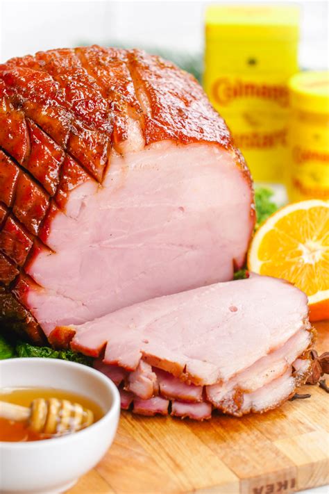 How Much Do Honey Baked Ham Bones Cost: A Culinary Curiosity or a Bargain Hunter's Delight?